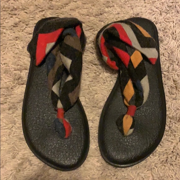 BRAND NEW SANUK SANDALS - never worn - Picture 1 of 3